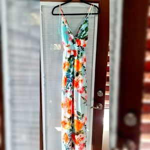 Floral backless maxi dress with double slit